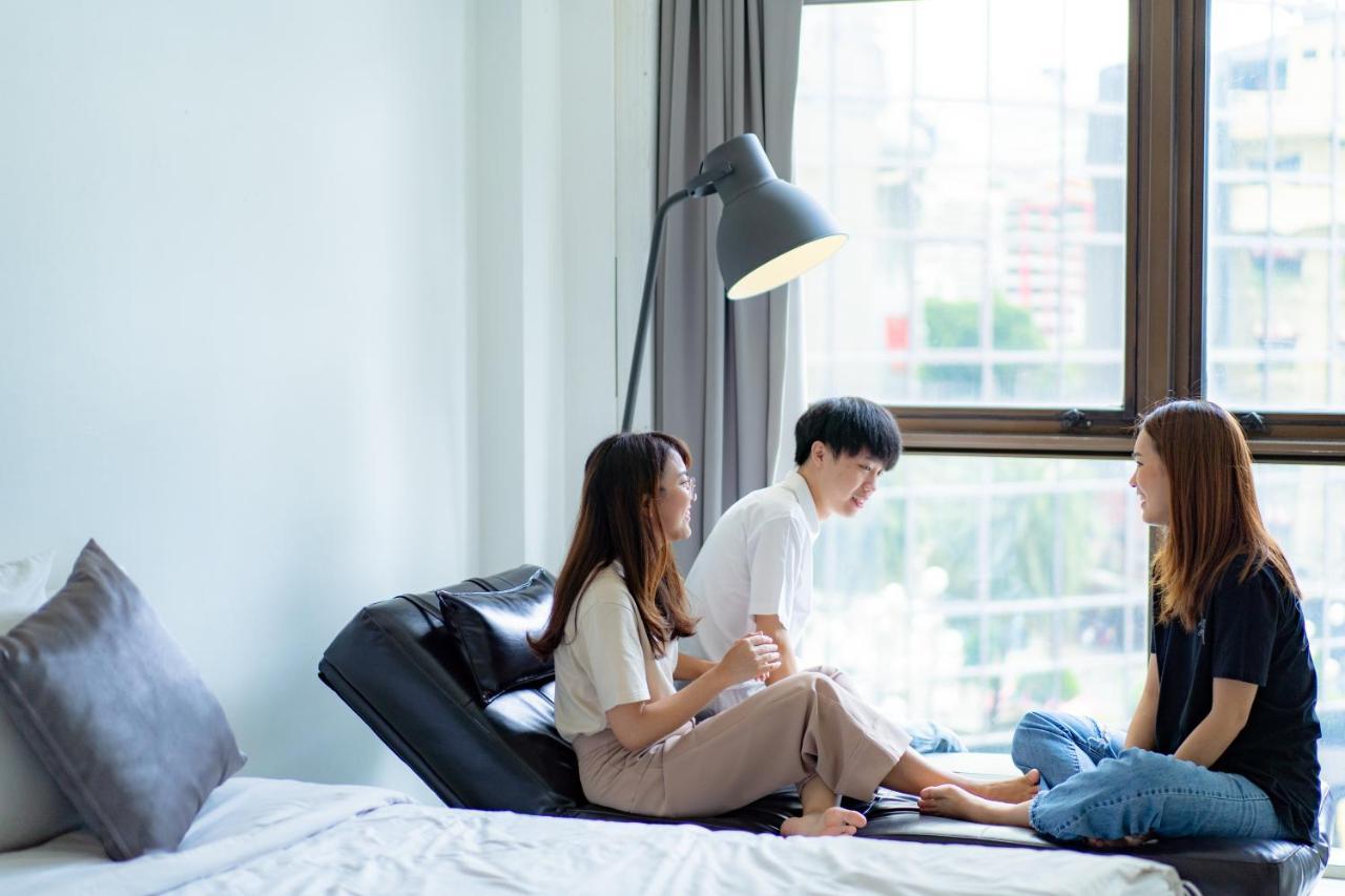 3Howw Hostel @ Sukhumvit 21 Bangkok Exteriör bild