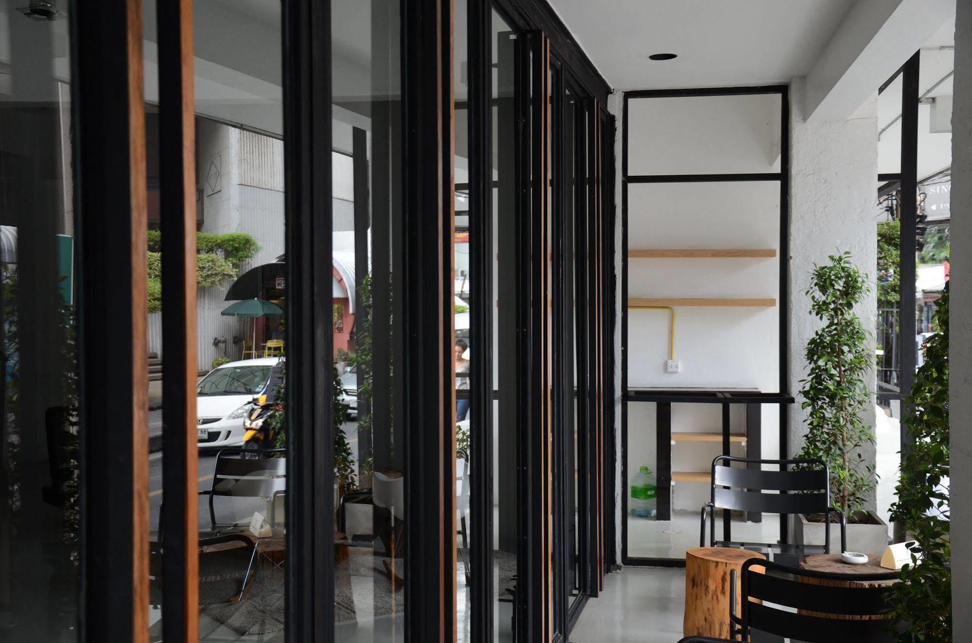 3Howw Hostel @ Sukhumvit 21 Bangkok Exteriör bild