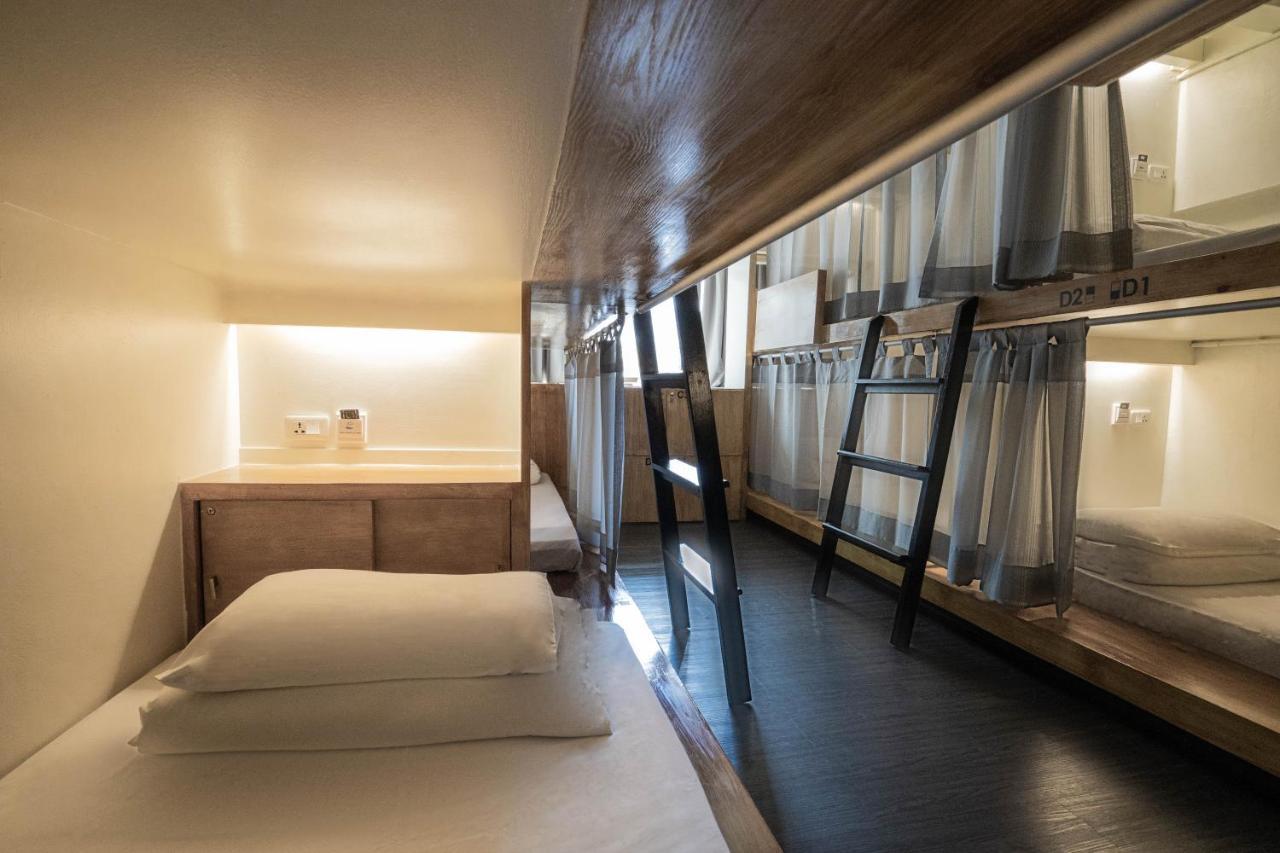 3Howw Hostel @ Sukhumvit 21 Bangkok Exteriör bild